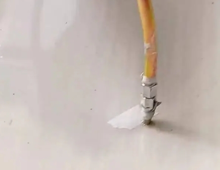肥乡瓷砖空鼓维修公司专业解答在瓷砖铺贴过程中，如果使用的砂料过粗（如全部使用了粗砂），可能会导致以下问题