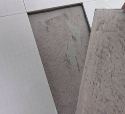 肥乡瓷砖空鼓维修公司分享瓷砖铺贴时如果打浆（即涂抹在瓷砖背面和基层上的砂浆或瓷砖胶）过少，会带来以下问题